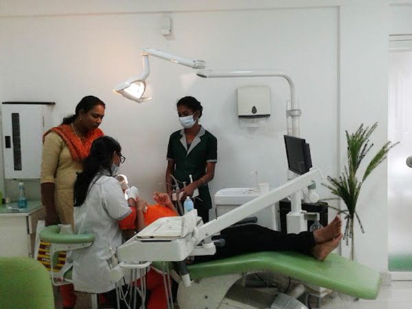 smile care dental clinic in thuravoor