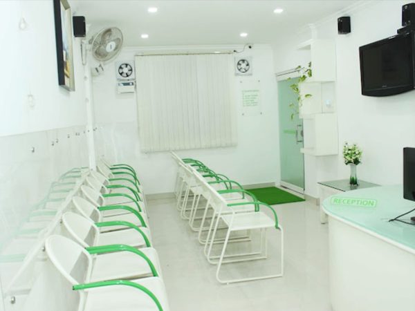smile care dental clinic in thuravoor