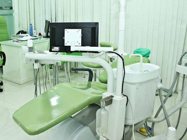 smile care dental clinic in thuravoor