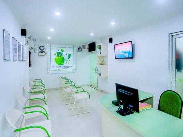 best dentist Thuravoor